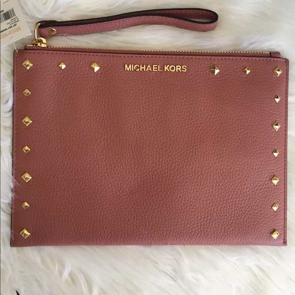 Michael Kors Handbags - Last one ❗️Michael Kors clutch